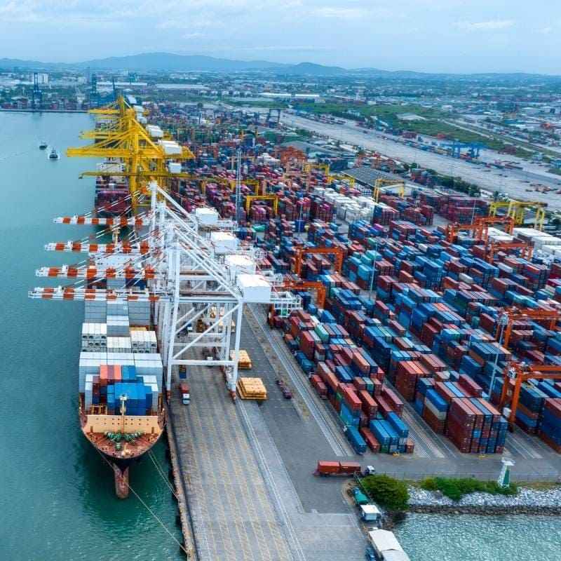 forwarder là gì trong xuất nhập khẩu