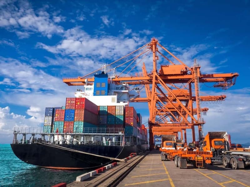 Cảng xuất nhập khẩu hàng hóa