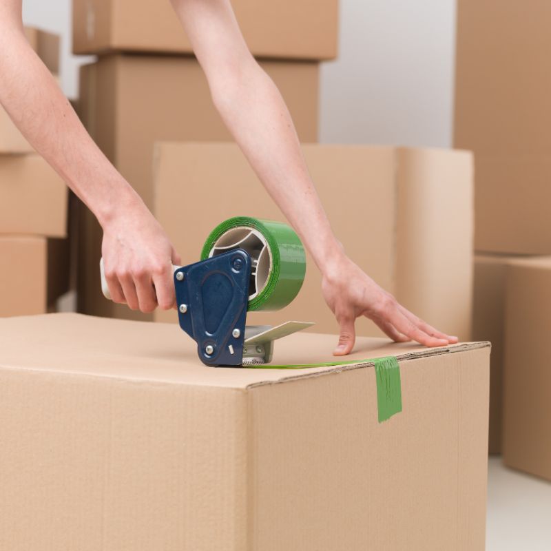 Đóng gói hàng hóa gửi đi nước ngoài