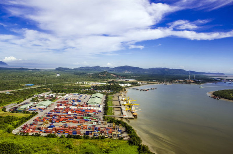 Cảng Kuching phía Đông Malaysia