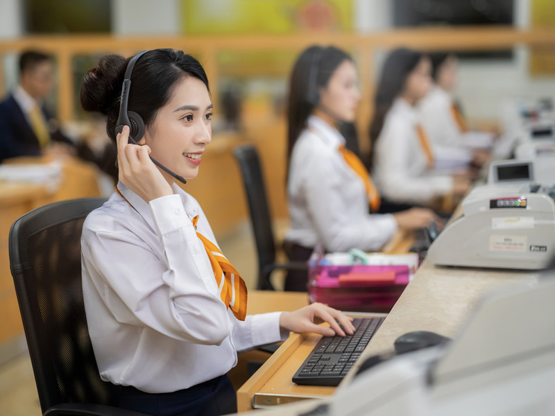 Nhân viên tổng đài VNPost