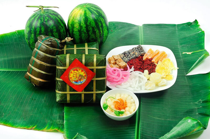 Quà tặng bánh chưng, bánh mứt và món ăn ngày Tết