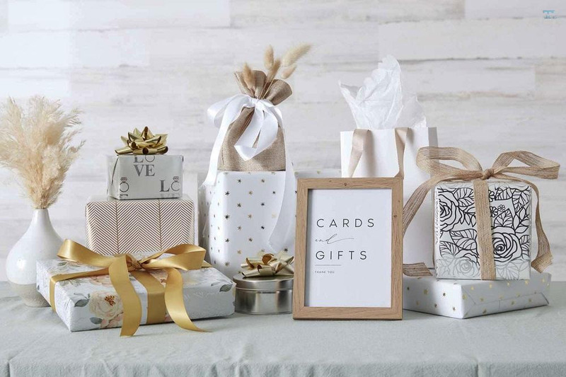 nên tặng quà gì cho người thân đi nước ngoài